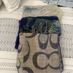 3 scarfs